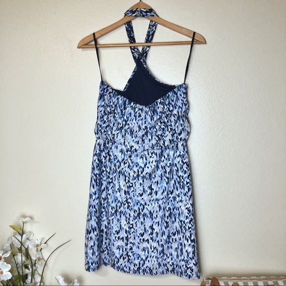 ⭕️Sold⭕️White House Black Market Printed Halter - Picture 3 of 3